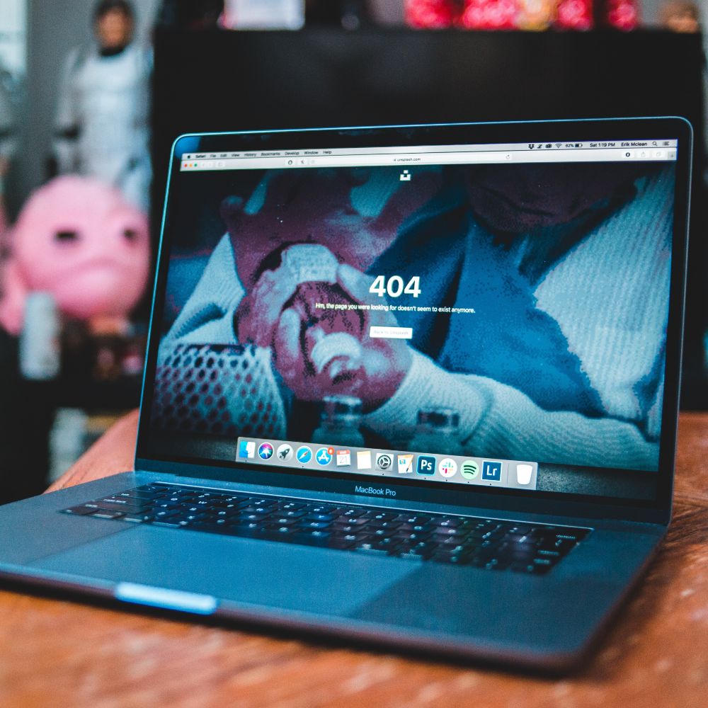 Preview image for: How to deal with broken links in emails