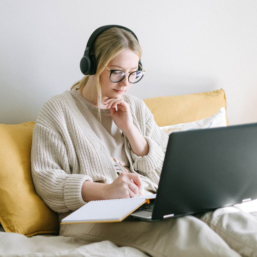 Preview image for: How to make revenue blogging in 2023