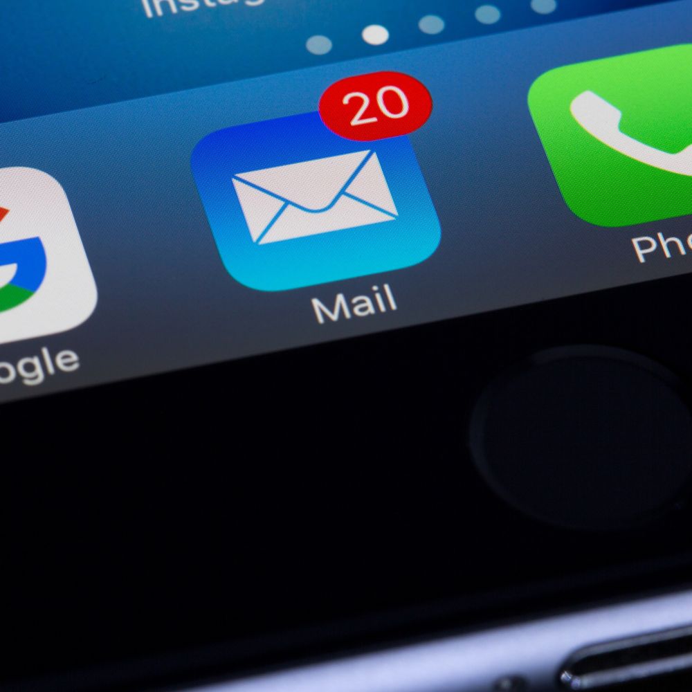 Preview image for: 4 types of emails that keep readers intrigued